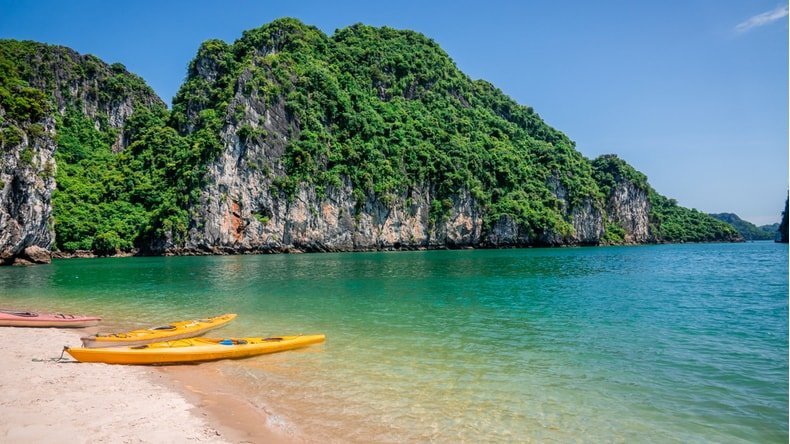 7 Best Beaches in Halong Bay, Vietnam [Updated 2024]