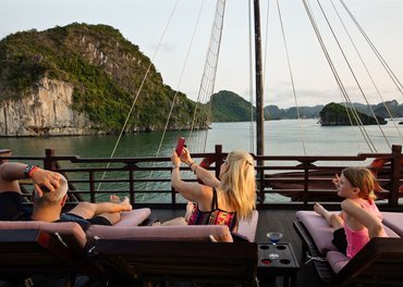 9 Essentials to Pack for your Halong Bay Cruise