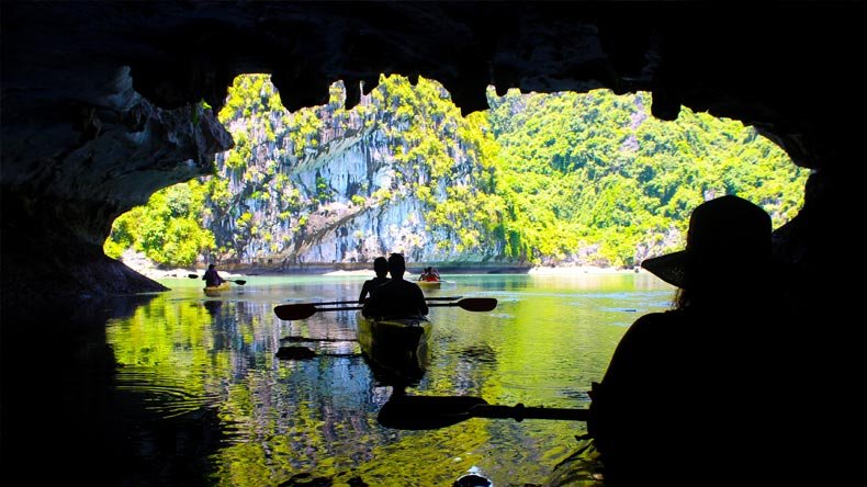 A Guide to The "Dark and Light" Cave Halong bay