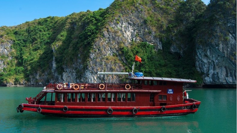 Is a day cruise enough to see Halong Bay?