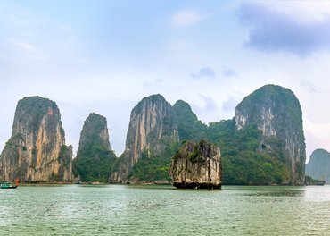 Dinh Huong Islet: A Guide To The Iconic Image of Halong Bay