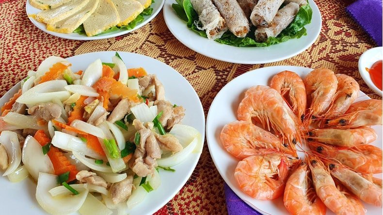 What to Eat in Halong Bay: Top 6 Local Foods Every Visitor Should Try