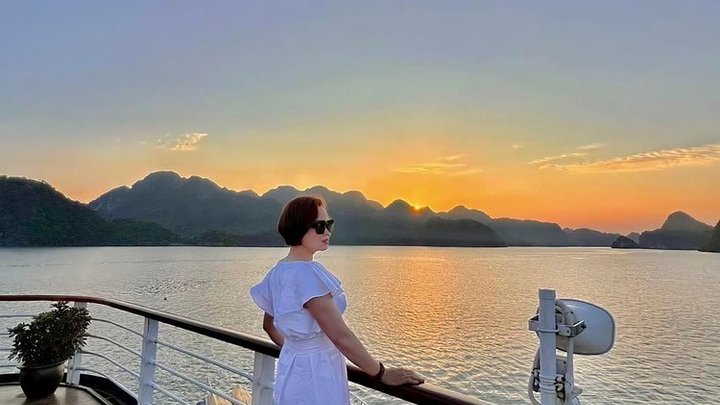 5-Star Cruise Tour Exploring Halong Bay - Lan Ha Bay (2D1N)