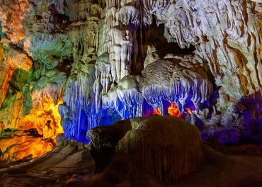 Thien Cung Cave: A Guide To The "Heaven Palace" Cave