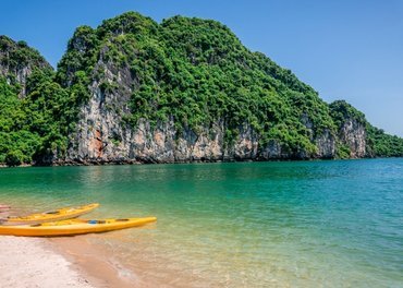 7 Best Beaches in Halong Bay, Vietnam [Updated 2023]