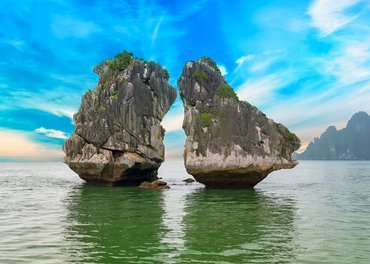 Trong Mai (Ga Choi) Islet: A Guide to The "Fighting Cocks" Islet