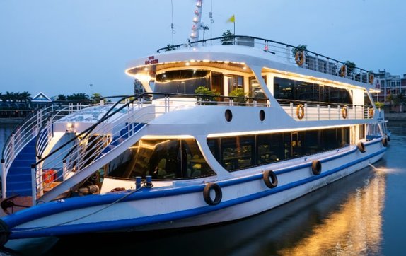 Halong Bay Private Charter: A Guide To Hiring A Private Cruise In Halong Bay