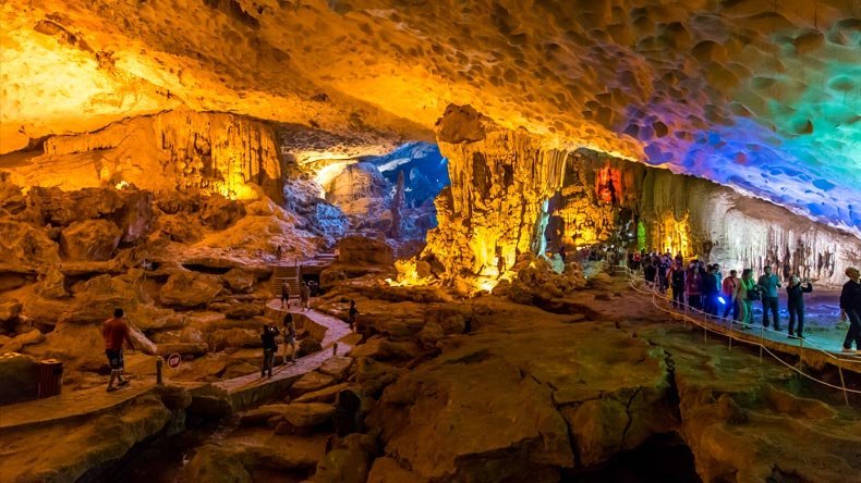 Sung Sot (Surprise) Cave: Explore The Biggest Cave in Halong Bay