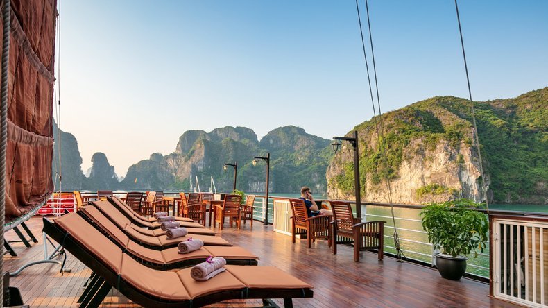 The Absolutely Foolproof Halong Bay Cruise Guide