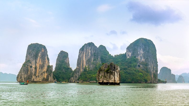 Dinh Huong Islet: A Guide To The Iconic Image of Halong Bay