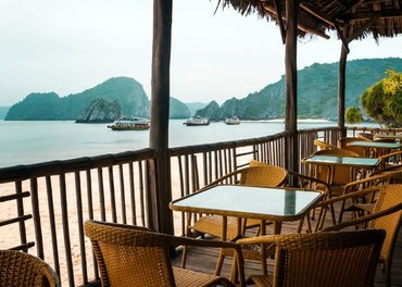 The 12 Best Restaurants in Halong Bay [2023]