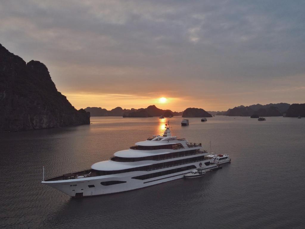 halong bay cruise reviews